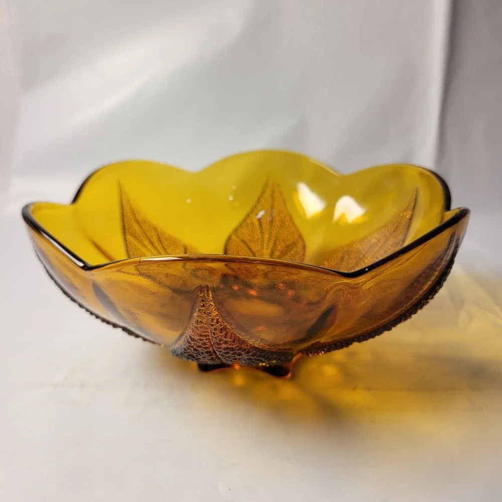 Indiana Glass Tiara Sandwich Leaf Bowl Amber Mid-Century Modern Scalloped 7 inch